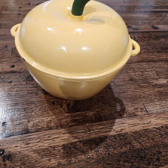 Yellow Cast Iron Dutch Oven with Lid - Picture 2 of 5